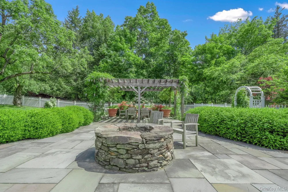 47 White Bridge Rd Chatham, NY 12136