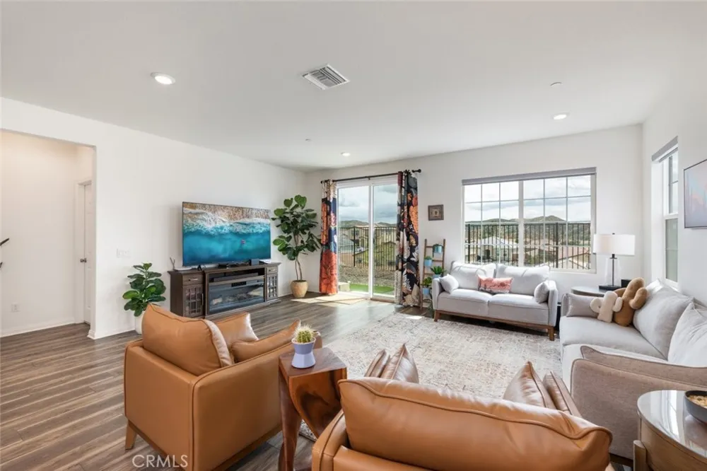 41031 Burnet Street Lake Elsinore, CA 92532
