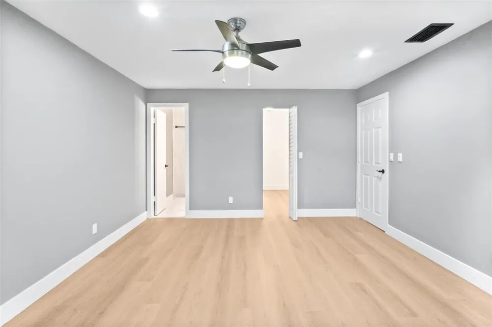 2146 Nova Village Drive Davie, FL 33317