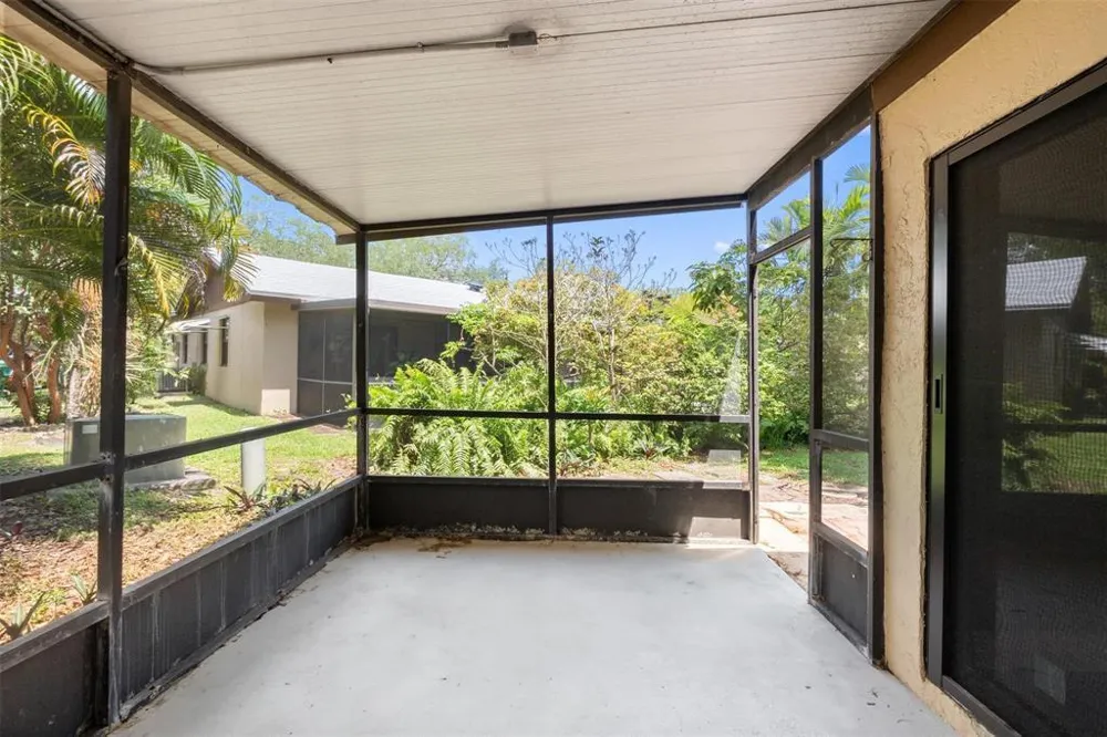 2146 Nova Village Drive Davie, FL 33317