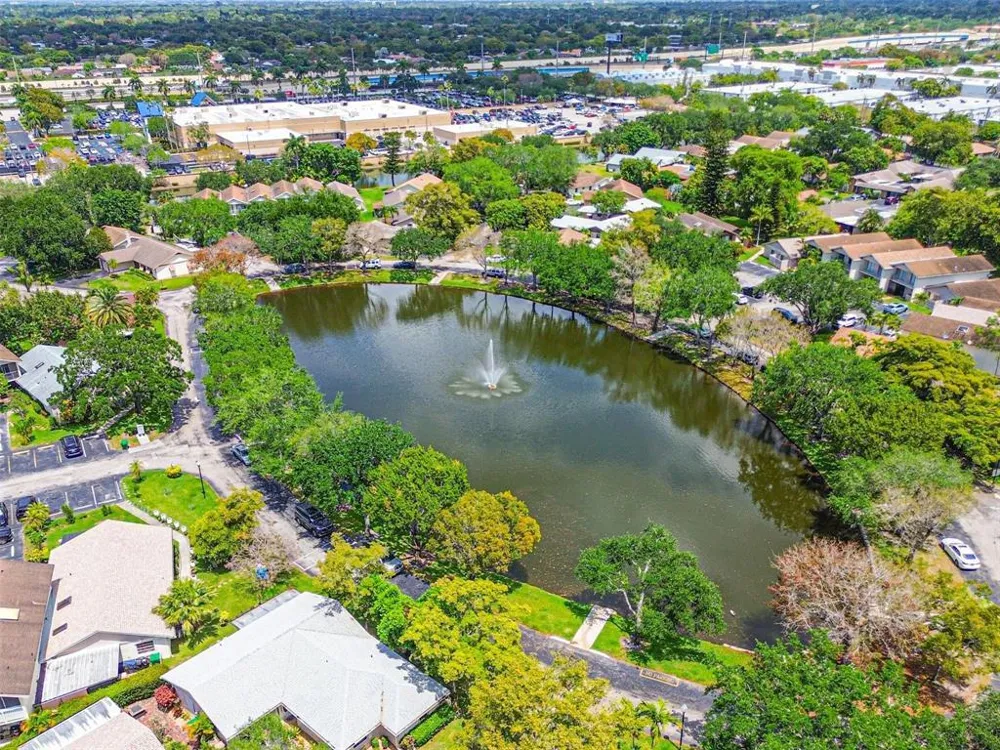 2146 Nova Village Drive Davie, FL 33317
