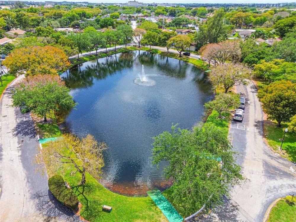 2146 Nova Village Drive Davie, FL 33317