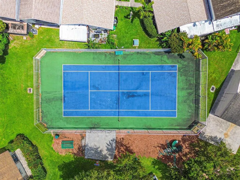 2146 Nova Village Drive Davie, FL 33317