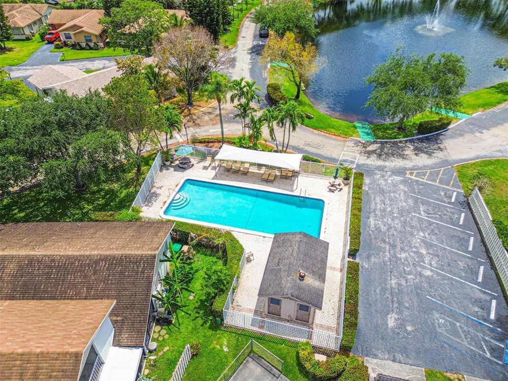 2146 Nova Village Drive Davie, FL 33317