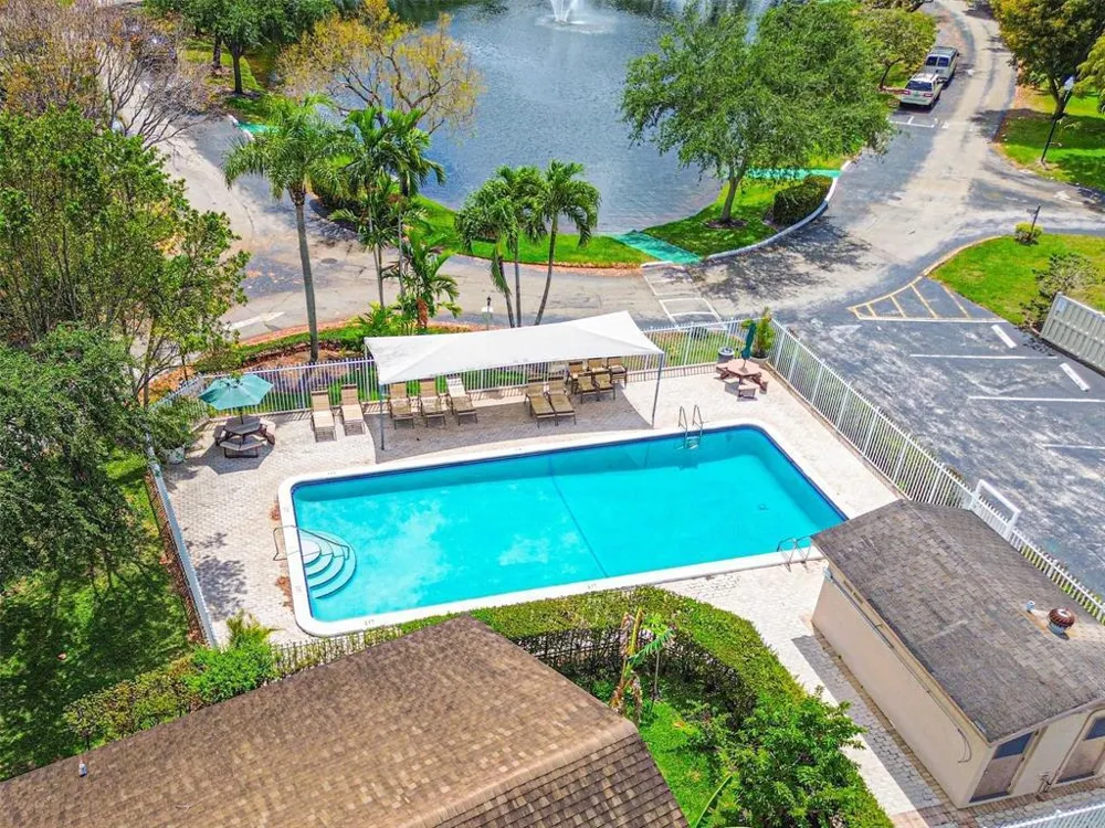 2146 Nova Village Drive Davie, FL 33317