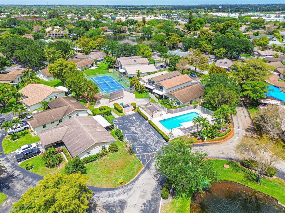 2146 Nova Village Drive Davie, FL 33317