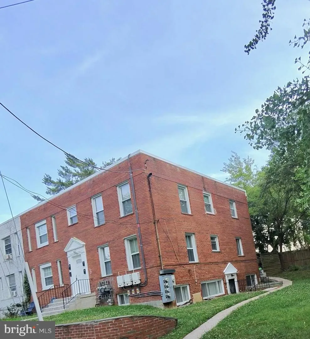 407 LEBAUM STREET SE #1 Washington, DC 20032