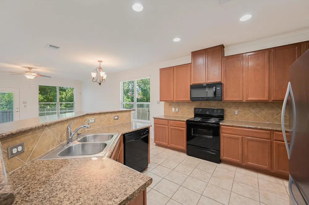 860 Water Hyacinth Loop Leander, TX 78641