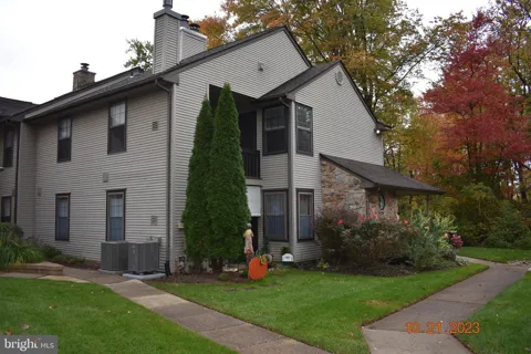 32 BASSWOOD COURT