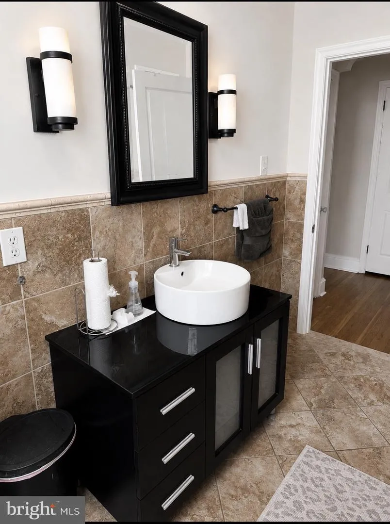 1905 W OLNEY AVENUE Philadelphia, PA 19141