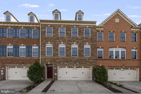 5313 STREAM BANK LANE