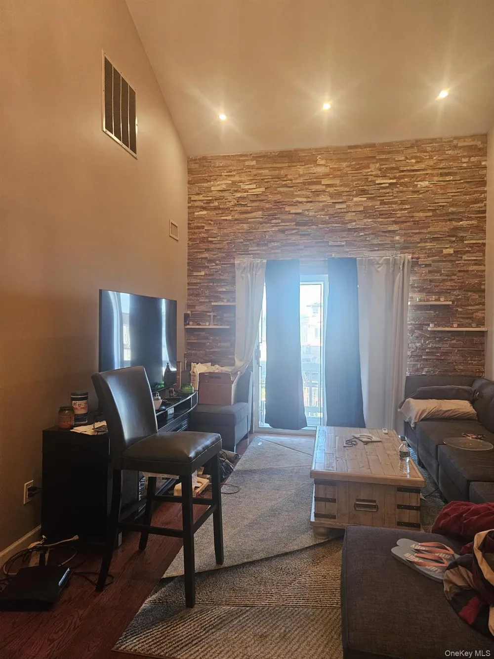 35 ANCHOR #F Freeport, NY 11520