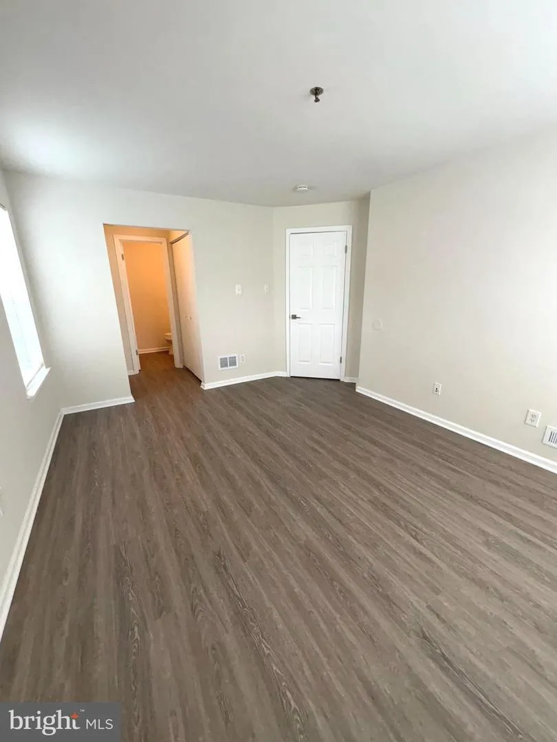 221 HIGHLAND BOULEVARD New Castle, DE 19720