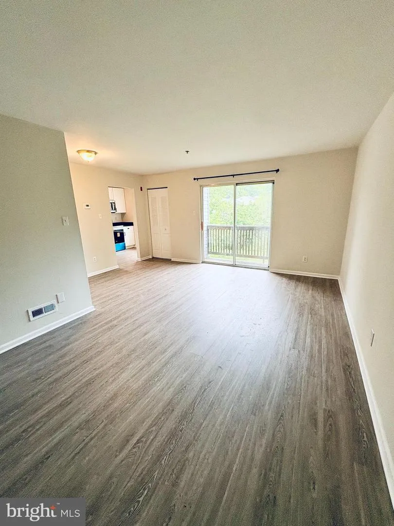 221 HIGHLAND BOULEVARD New Castle, DE 19720