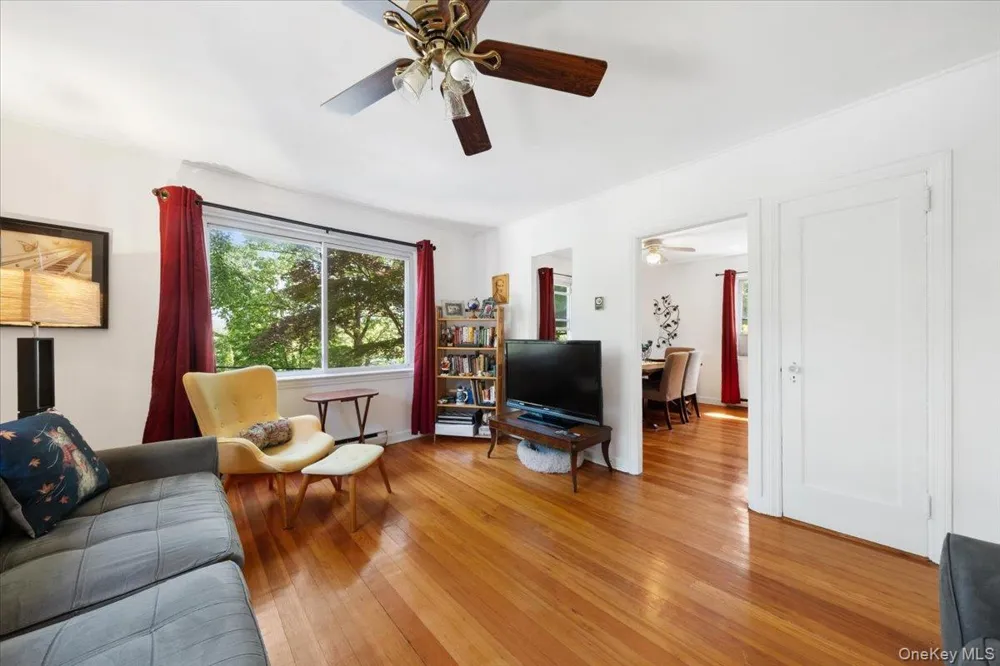 184 Lake Drive Lake Peekskill, NY 10537