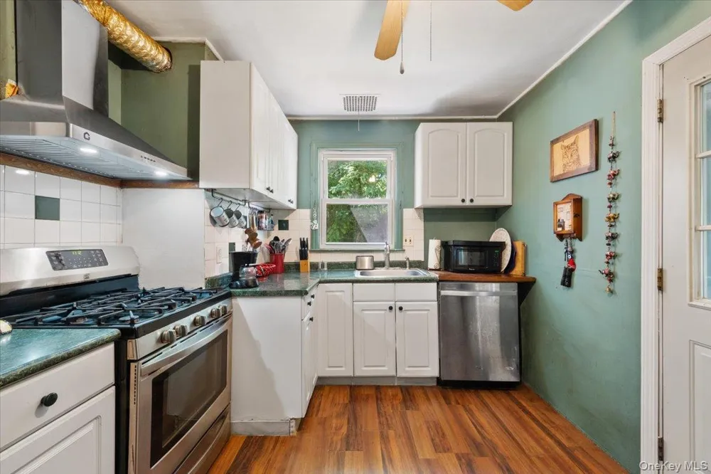 184 Lake Drive Lake Peekskill, NY 10537
