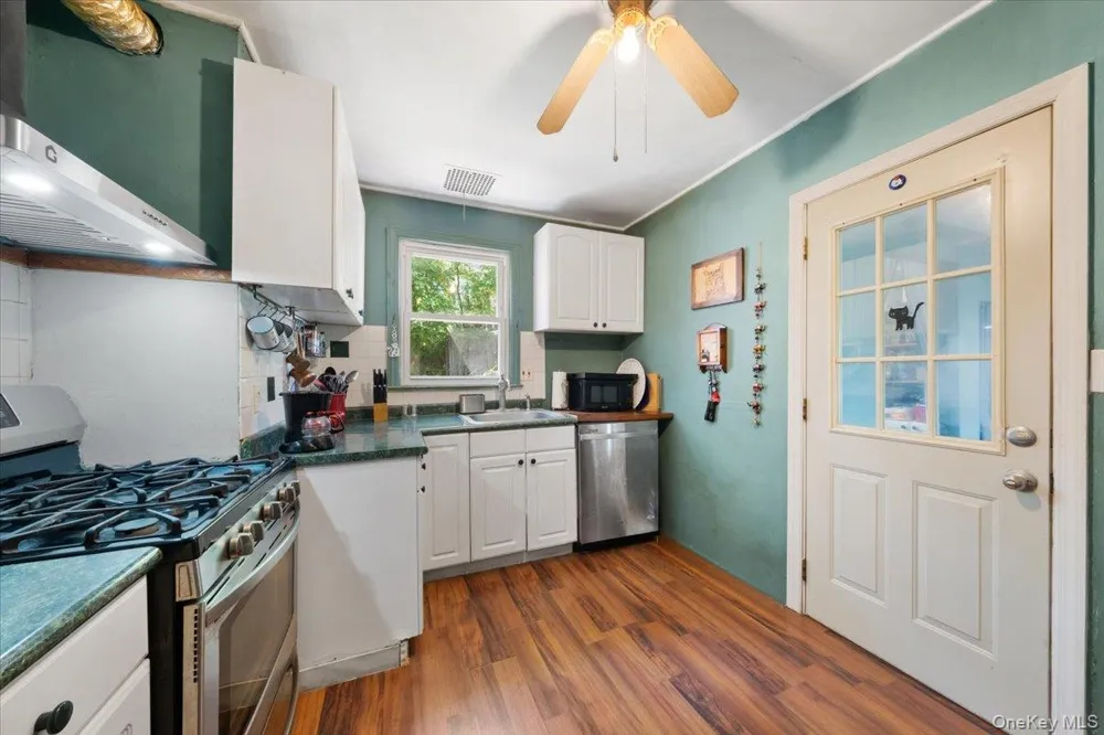 184 Lake Drive Lake Peekskill, NY 10537