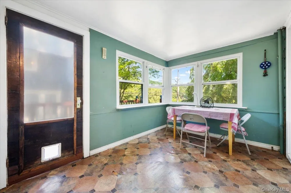 184 Lake Drive Lake Peekskill, NY 10537