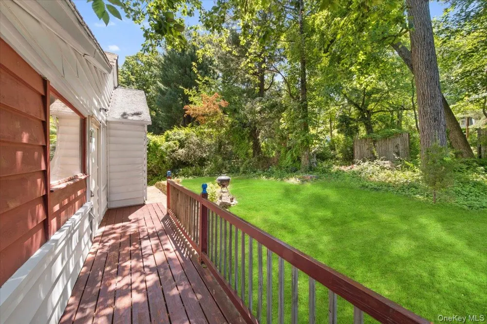 184 Lake Drive Lake Peekskill, NY 10537