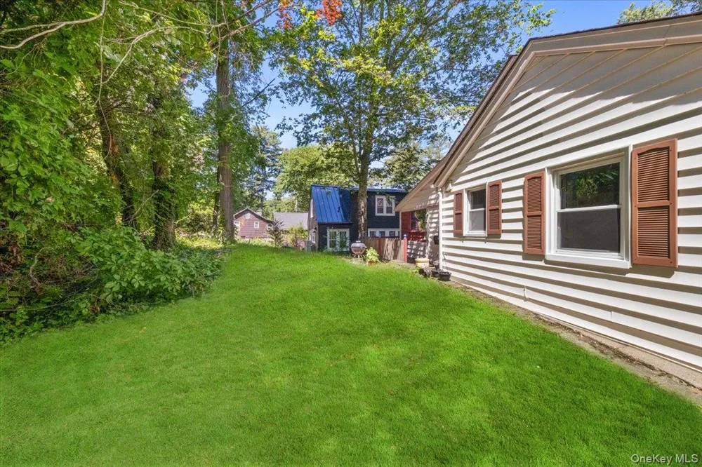 184 Lake Drive Lake Peekskill, NY 10537
