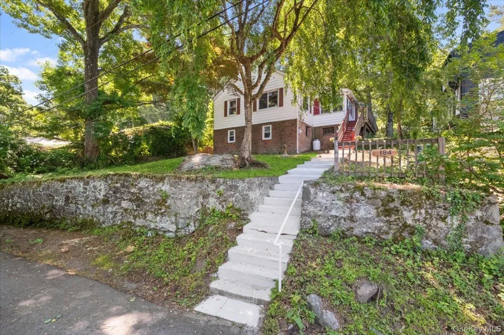 184 Lake Drive Lake Peekskill, NY 10537
