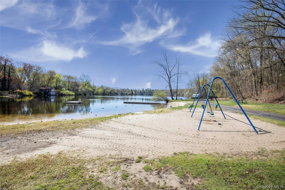 184 Lake Drive Lake Peekskill, NY 10537