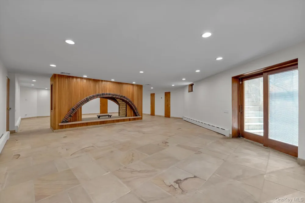 17 Forest Drive Sands Point, NY 11050