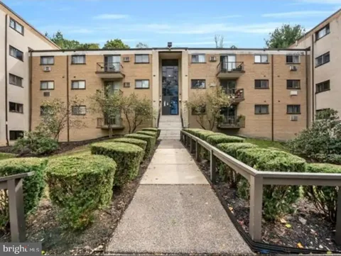 400 GLENDALE ROAD #B13