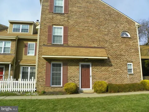614 PALMER LANE #A