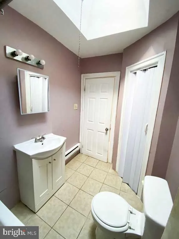 1833 W ROCKLAND STREET #2ND FL Philadelphia, PA 19141
