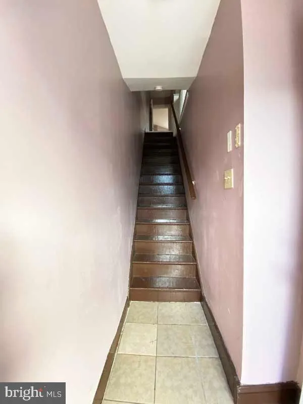 1833 W ROCKLAND STREET #2ND FL Philadelphia, PA 19141