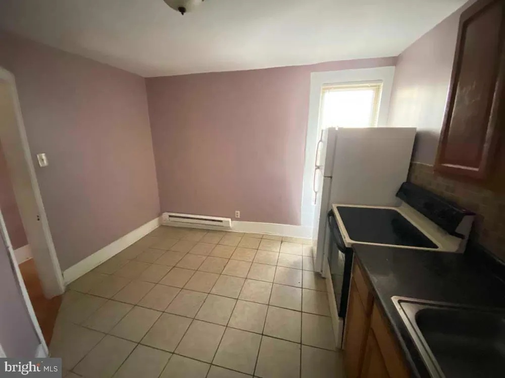 1833 W ROCKLAND STREET #2ND FL Philadelphia, PA 19141
