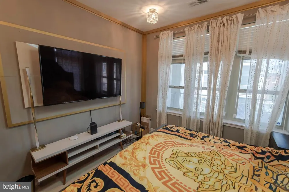 1209 CHARLES STREET #202 Baltimore, MD 21201