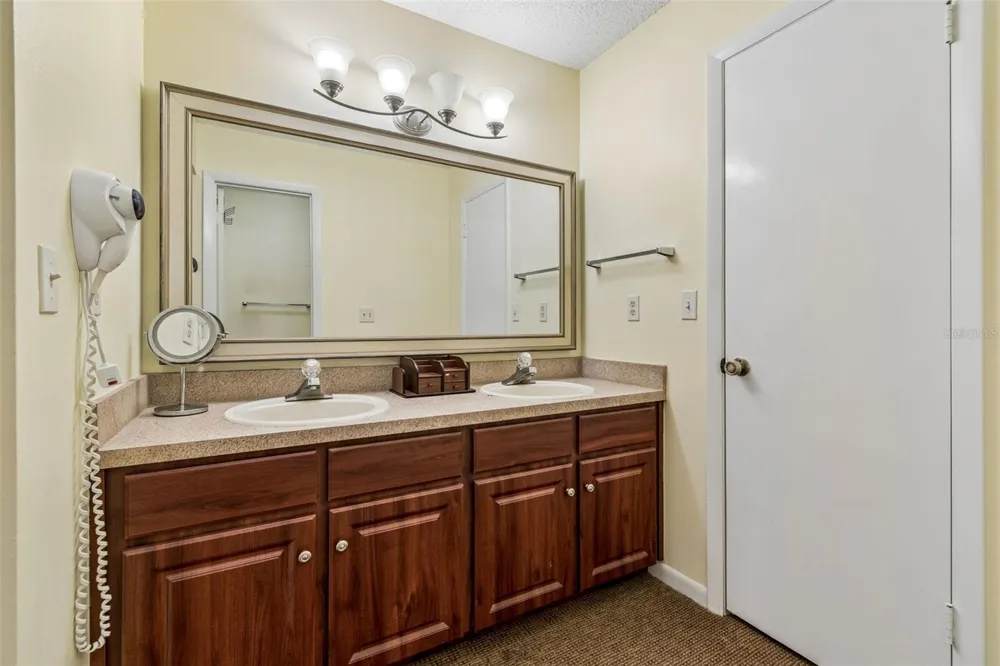 4243 OAK LOOP #35 Mulberry, FL 33860
