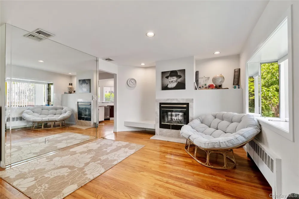 842 Fiske Street Woodmere, NY 11598