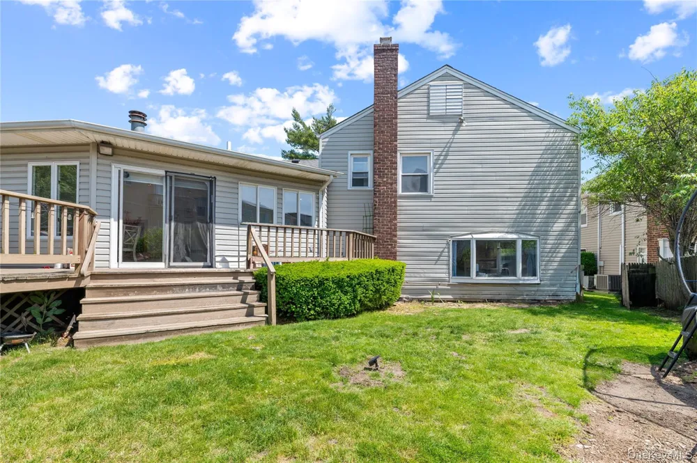 842 Fiske Street Woodmere, NY 11598