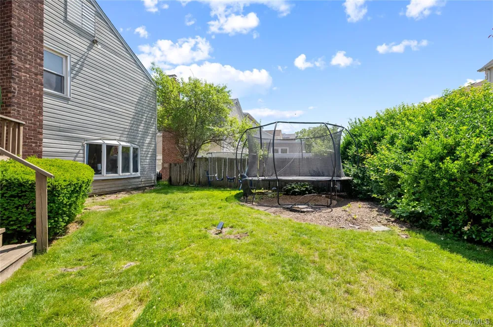 842 Fiske Street Woodmere, NY 11598