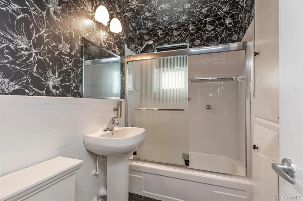 490 Atlantic Avenue #108 East Rockaway, NY 11518
