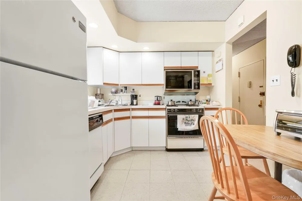 71-48 162nd Street #3 Fresh Meadows, NY 11365