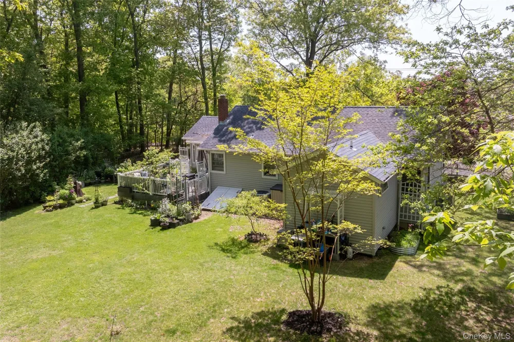 16 Bowditch Road Shelter Island, NY 11964