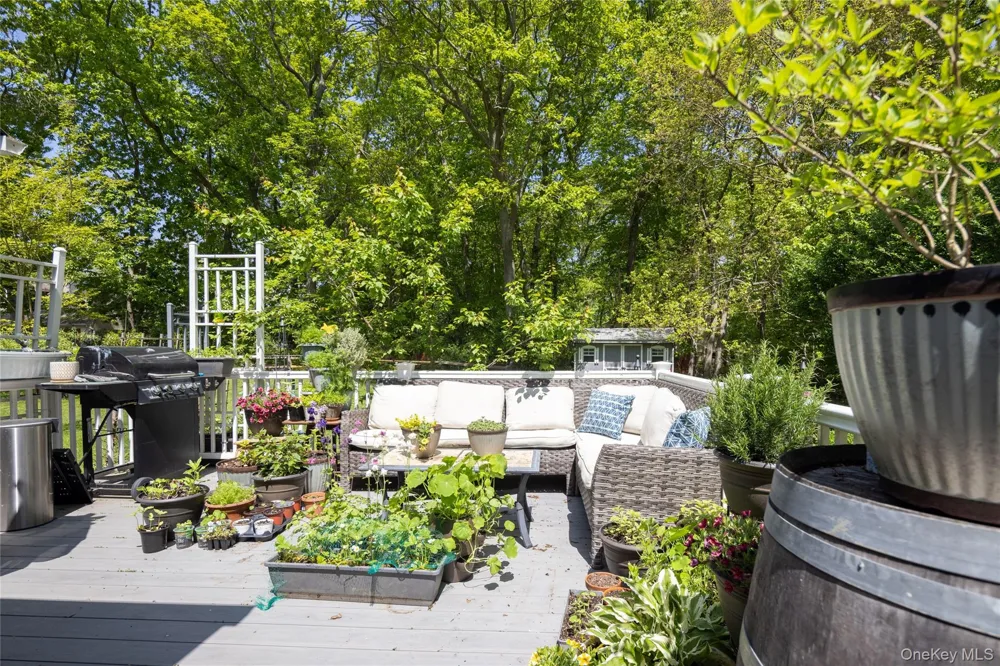 16 Bowditch Road Shelter Island, NY 11964