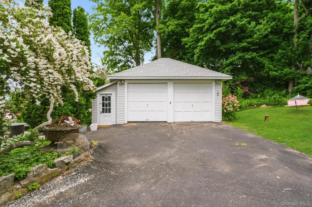 24 Tamarack Road Mahopac, NY 10541