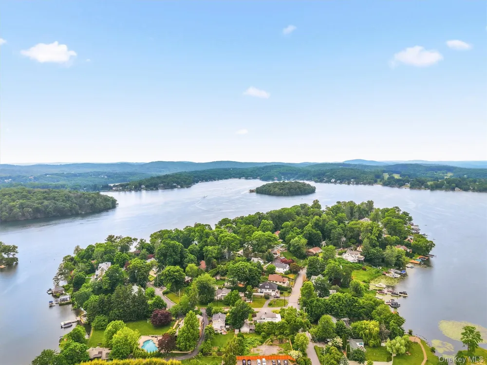 24 Tamarack Road Mahopac, NY 10541