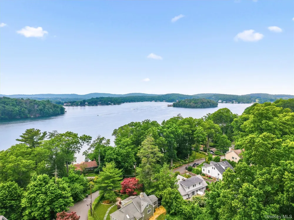 24 Tamarack Road Mahopac, NY 10541
