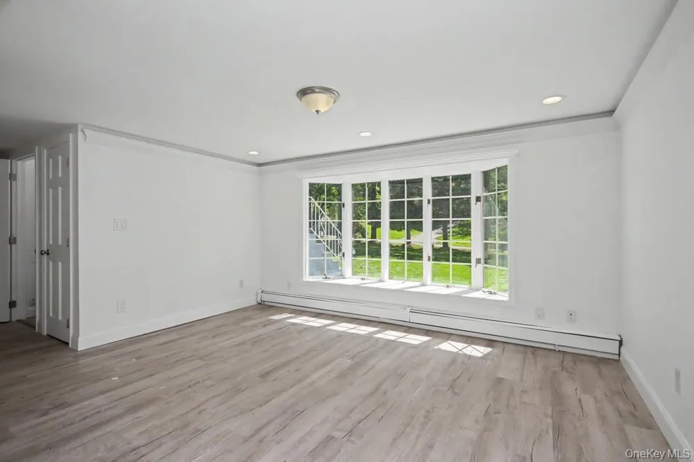 19 Englewood Terrace Mahopac, NY 10541