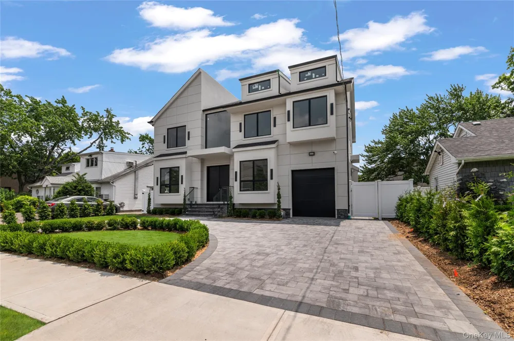 857 Glen Drive Woodmere, NY 11598