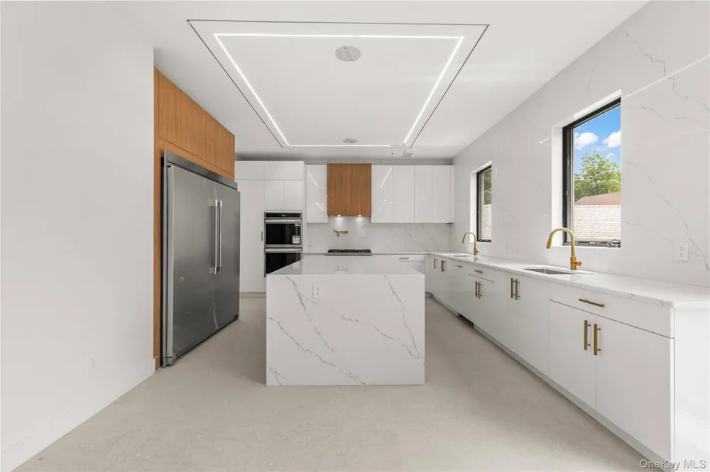857 Glen Drive Woodmere, NY 11598