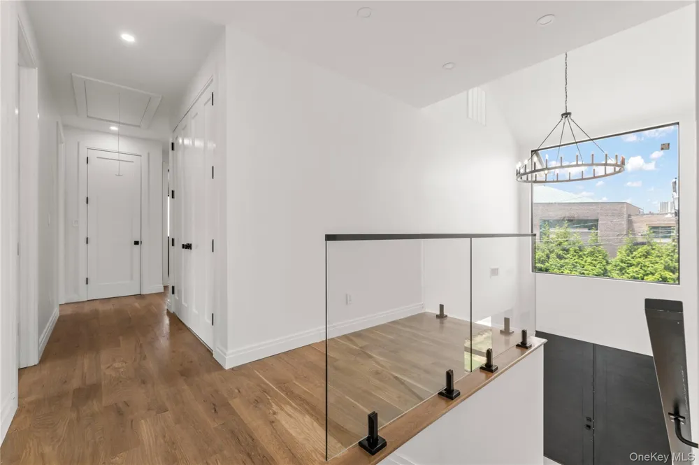 857 Glen Drive Woodmere, NY 11598