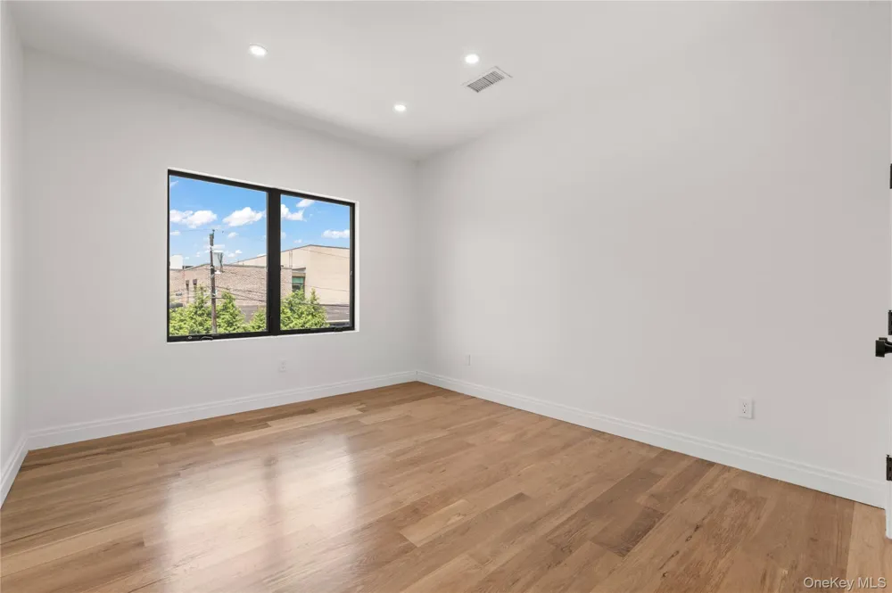 857 Glen Drive Woodmere, NY 11598