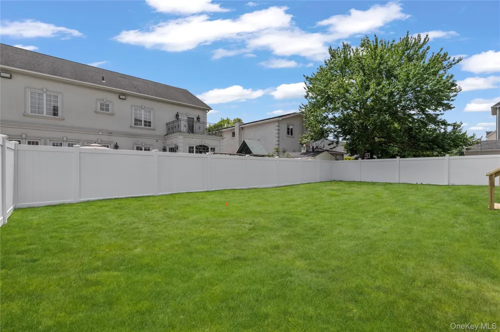 857 Glen Drive Woodmere, NY 11598